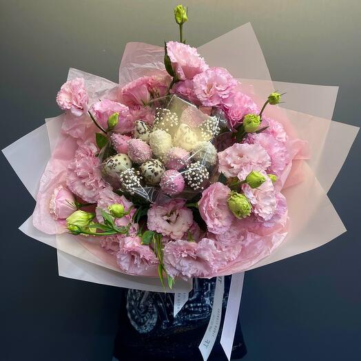 Клубника в шоколаде и Эустомы