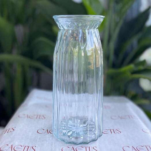 Ваза стеклянная ребристая