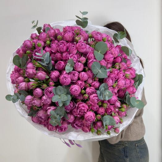 WOW моно из кустовых пионовидных роз Misty Bubbles с эвкалиптом