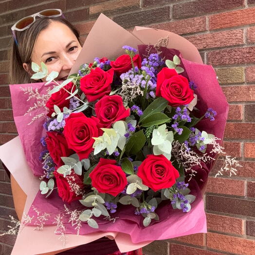 Docena de rosas rojas con toque violeta, elegante, aniversario, cumpleaños, romance, regalo para amigo en cualquier ocasión