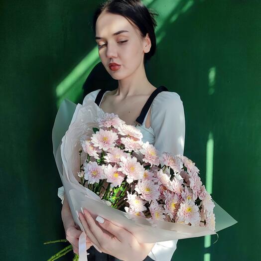 Моно букет из кустовых нежных хризантем