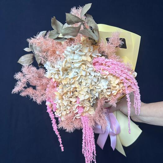 Букет из стабилизированных цветов «взаимная любовь»