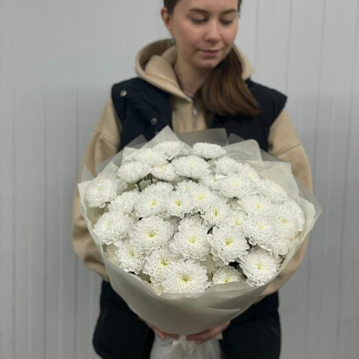 Bouquet of white chrysanthemums