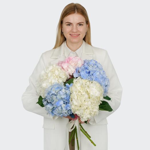 Букет 5 гортензий