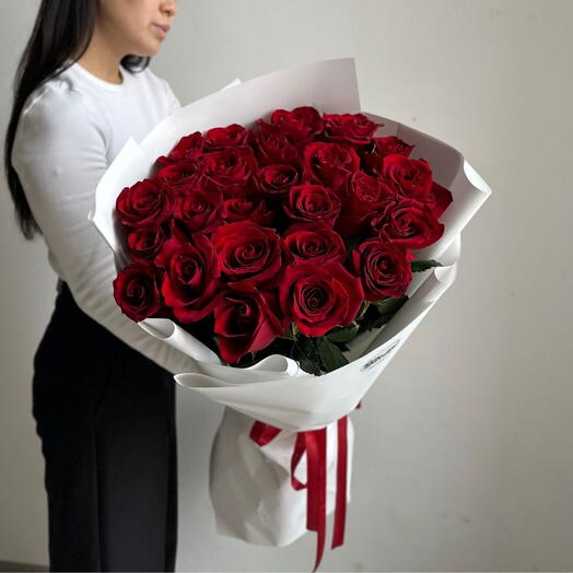 Букет "25 красных метровых роз"