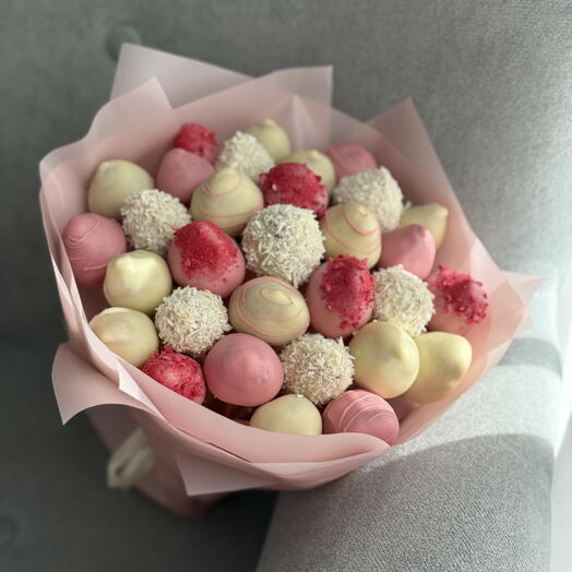 Букет из клубники в гоколаде Pinky Mood