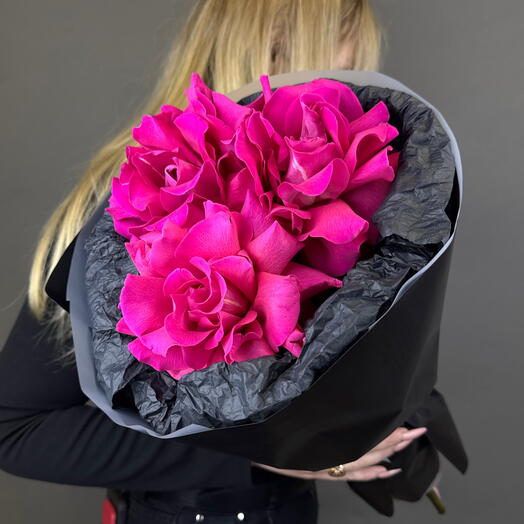 Букет - "Фламинго" (из трех ярких ароматный роз пинкфлоид)