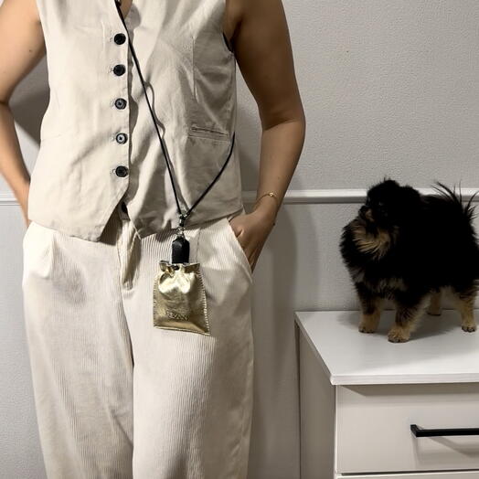 Хит-2026. Ручная работа. Микро сумочка( golden)и кожаный шнур