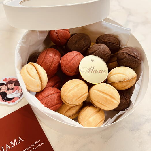 Набор орешков ассорти 24 шт ко Дню матери