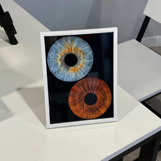 Парная фотосессия радужек глаз А5 в стекле и рамке к 8 марта