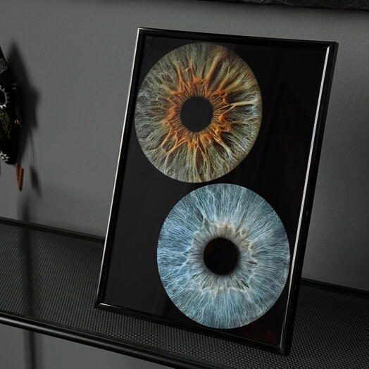 Парная фотосессия радужек глаз А4 в стекле и рамке к 8 марта