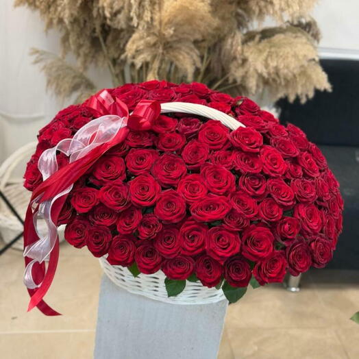 Корзина большая с розами