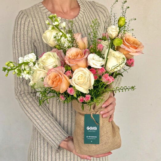 Elegant Shimmer Snow-White Rose Collection