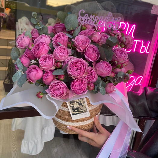 Корзина ароматных кустовых роз Мисти баблс💕