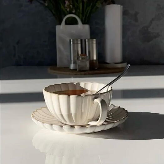 Чайная пара из чашки и блюдца