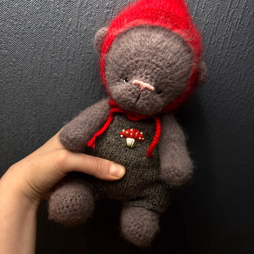 Мишка с мухомором  игрушка ручной работы