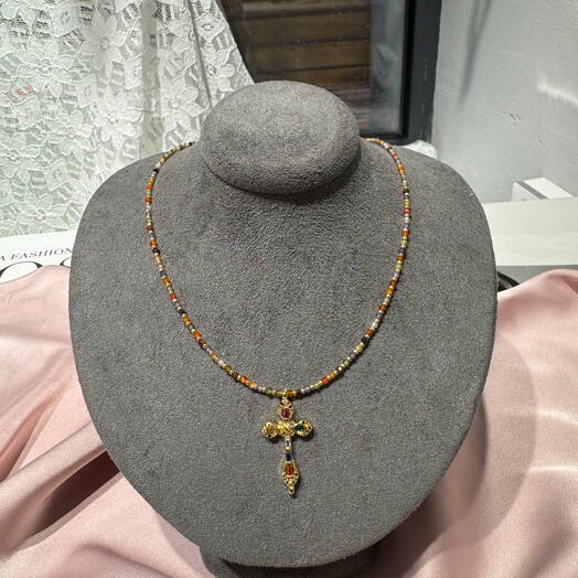 Чокер с маленьким крестиком