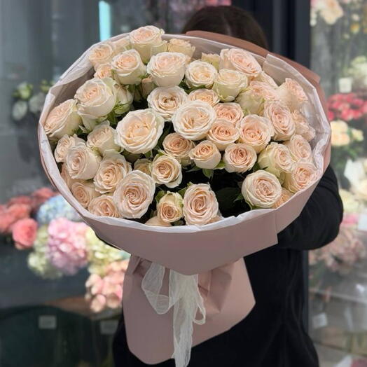 15 нежных кустовых роз Софи