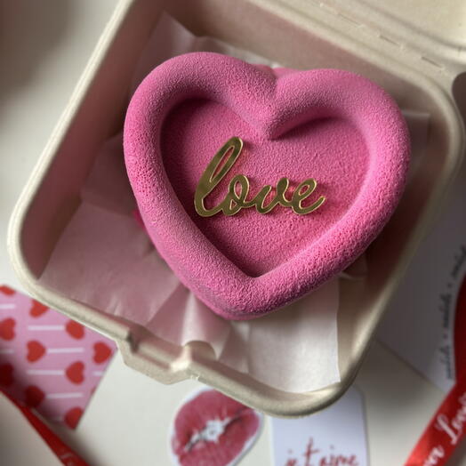 Муссовое розовое сердце в подарок на 14 февраля