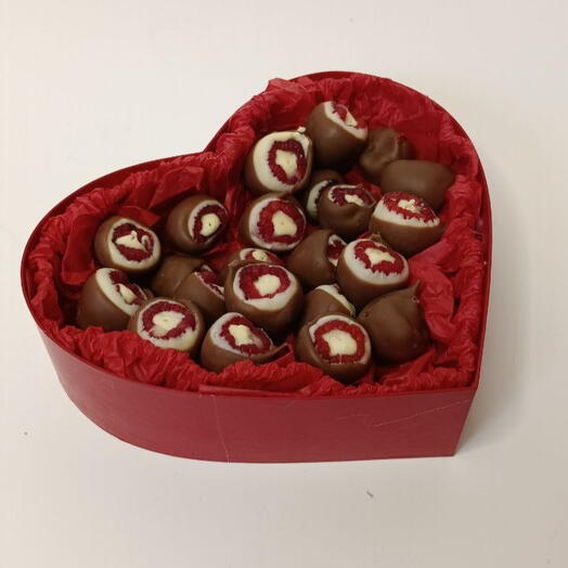 Малина в двойном шоколаде / сердце с малиной