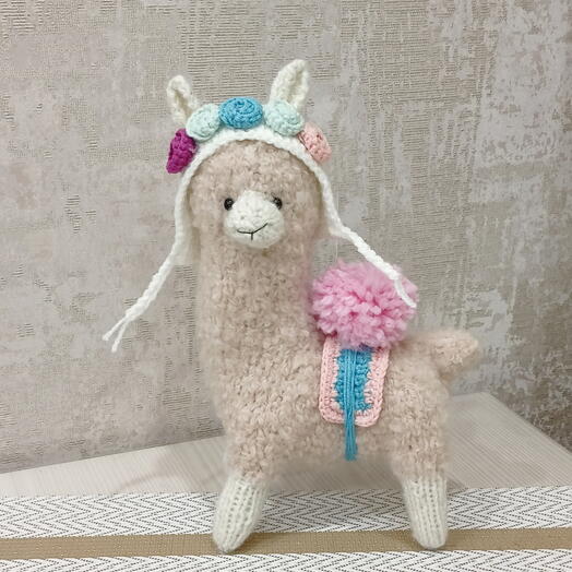 Игрушка ручной работы ,, Лама в шапочке с цветами