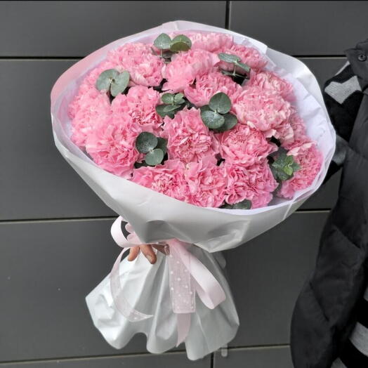 Букет из 21 розовой гвоздики