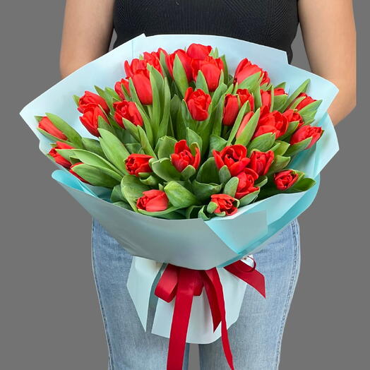Букет из 35 тюльпанов
