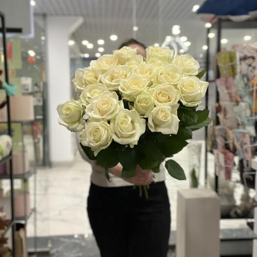 Букет белых роз 21 шт