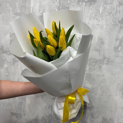 Букет из 11 желтых тюльпанов