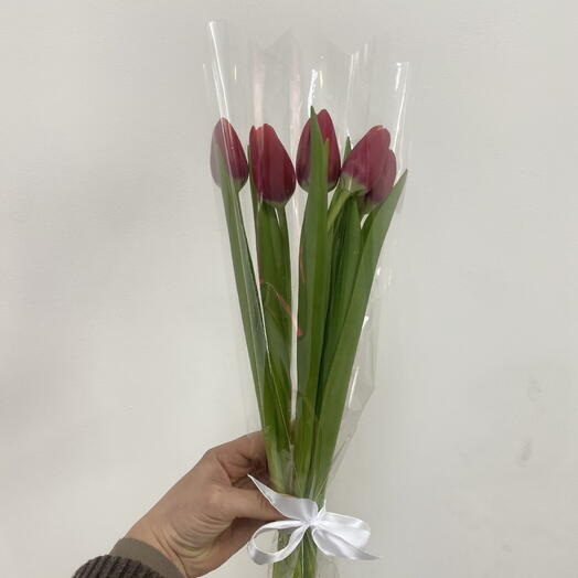 Букет из 5 красных тюльпанов