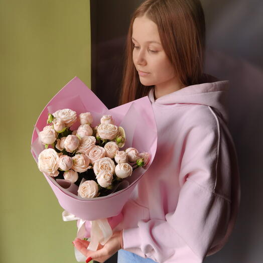 Монобукет из 9 кустовых роз «Бомбастик»