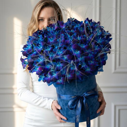 Цветы в коробке. Орхидеи космос. Композиция 598. Leora Flowers дом цветочной моды