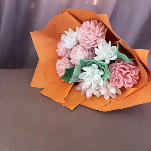 Букет из пионов и подснежников из мыльной основы