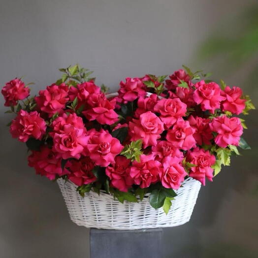 Корзина с французскими розами 51 шт