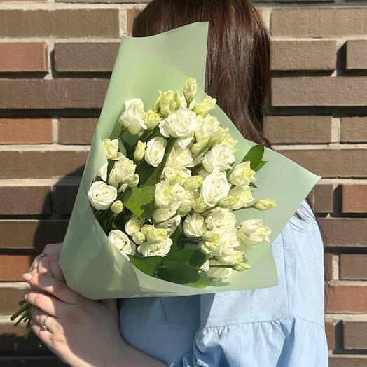 Элегантная эустома с рускусом