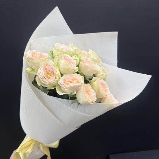 Букет из 3 кустовых роз🌼