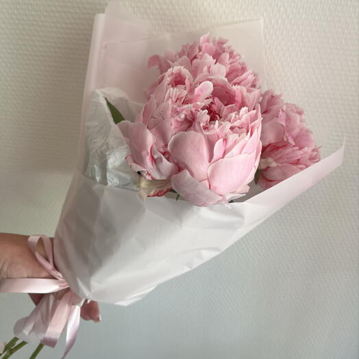 Букет из трех пионов 😍