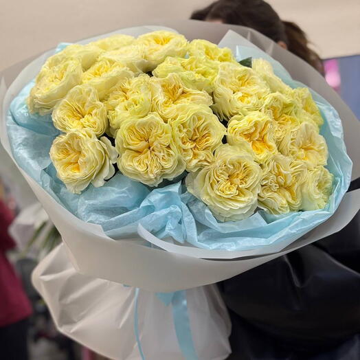 21 Желтая Пионовидная Роза в красивом оформлении 💗