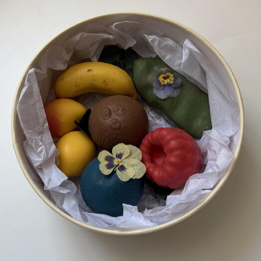 Корпусные пирожные, подарок