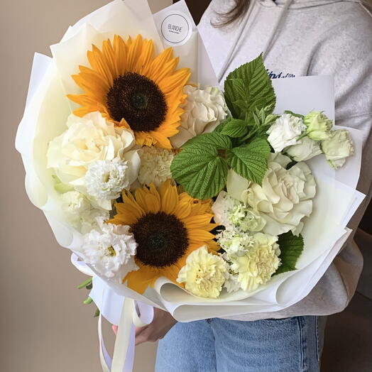 Букет «Луч солнца» с подсолнухами🌻