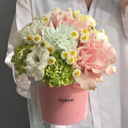 Нежно-розовая композиция в шляпной коробочке 💕