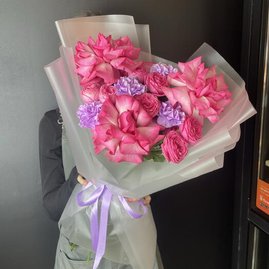 Яркий малиновый букет с диантусами 🩷💜