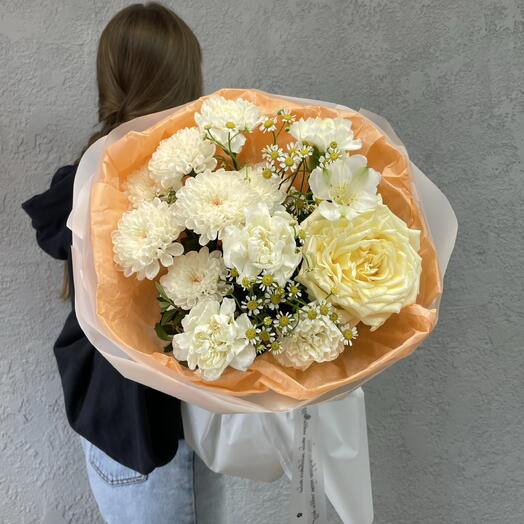 Букет из эквадорской розы, хризантемы, альстромерии, диантуса и пистации 💐
