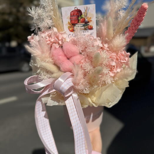 Композиция из сухоцветов ко Дню Знаний