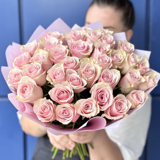 Букет из 35 розовых роз
