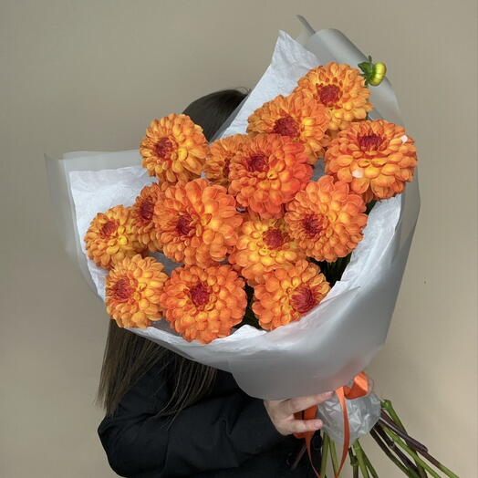Шикарный букет из 15 георгин оранжевого цвета 🧡