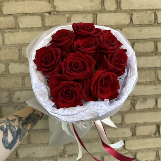 Моно из 9 бордовых роз