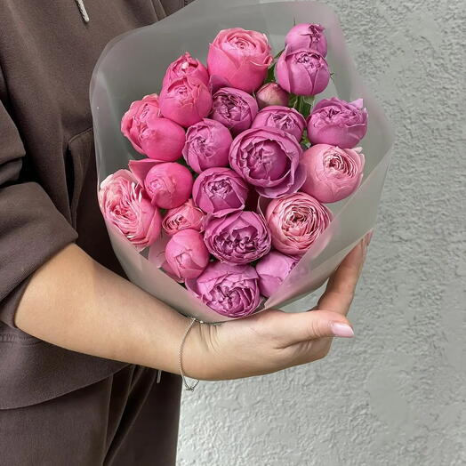 Букет из 7 кустовых роз микс в оформлении 💐