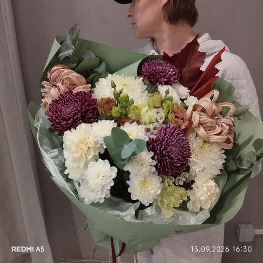 Осенний букет с хризантемой