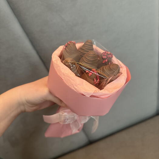 Комплемент из клубники в шоколаде